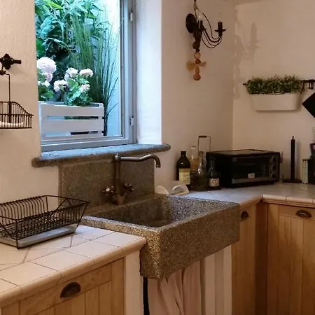 לינה וארוחת בוקר Le Maddalene