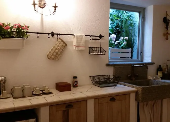 Le Maddalene Nocleg ze śniadaniem 4*